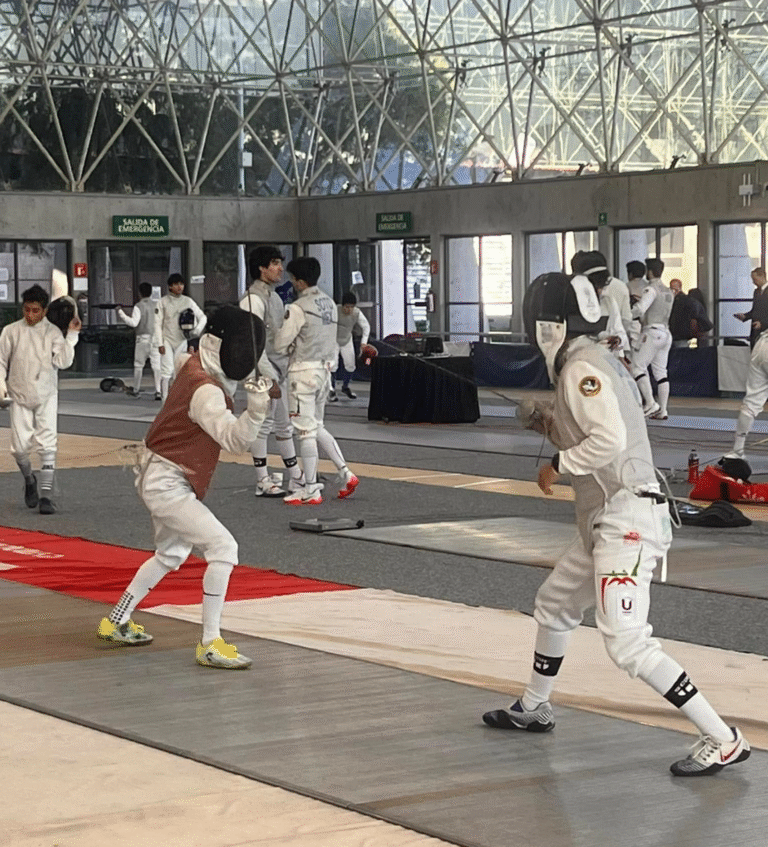 Donación al Equipo de Esgrima de la UAEMex